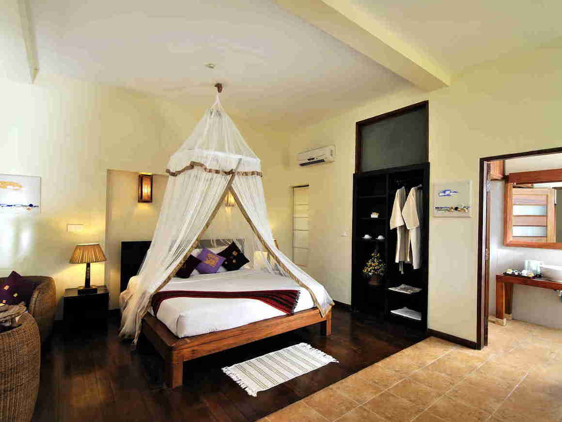 /images/room/amata-ngapali-resort-superior-room2.jpg